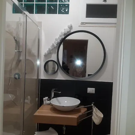 Almarosluxuryrooms 住宿加早餐酒店 卡利亚里